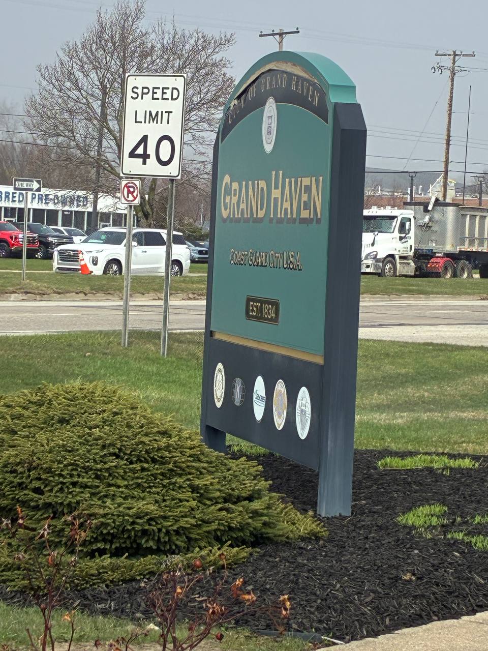 City of Grand Haven welcome sign — Coast Guard City U.S.A., established 1834